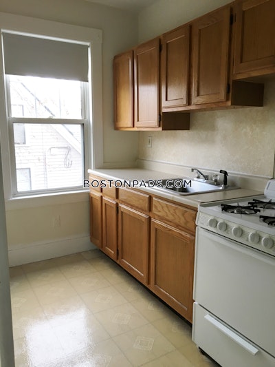 Somerville 1 Bed 1 Bath  Winter Hill - $2,300 No Fee
